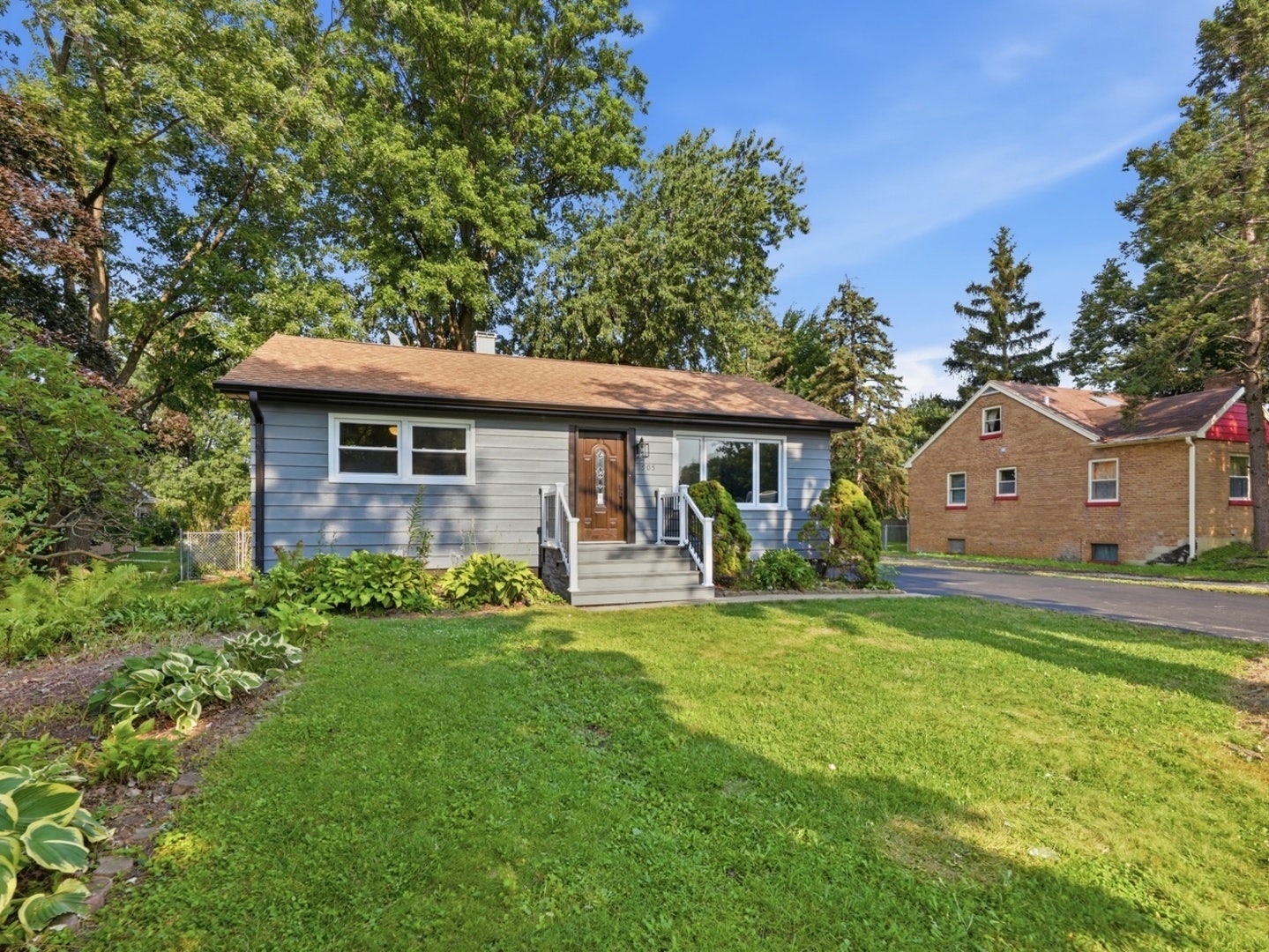 5905 Lee Avenue, Downers Grove, IL 60516 5905 Lee Avenue, Downers Grove, IL 60516