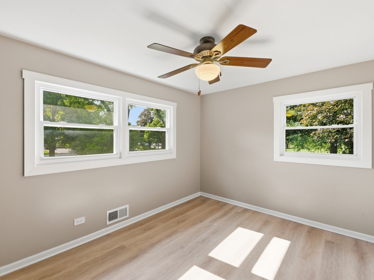 5905 Lee Avenue, Downers Grove, IL 60516 5905 Lee Avenue, Downers Grove, IL 60516