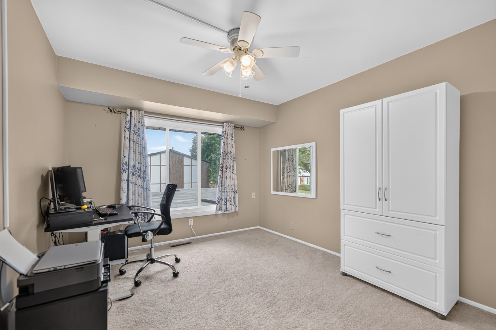 6 Cypress Square, Elgin, IL 60123 6 Cypress Square, Elgin, IL 60123