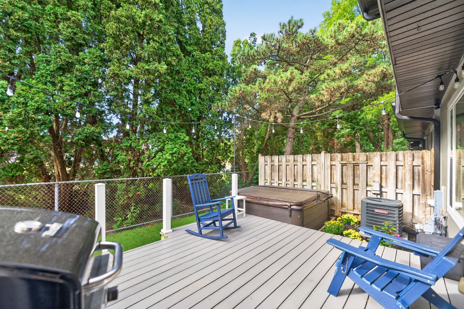 6 Cypress Square, Elgin, IL 60123 6 Cypress Square, Elgin, IL 60123