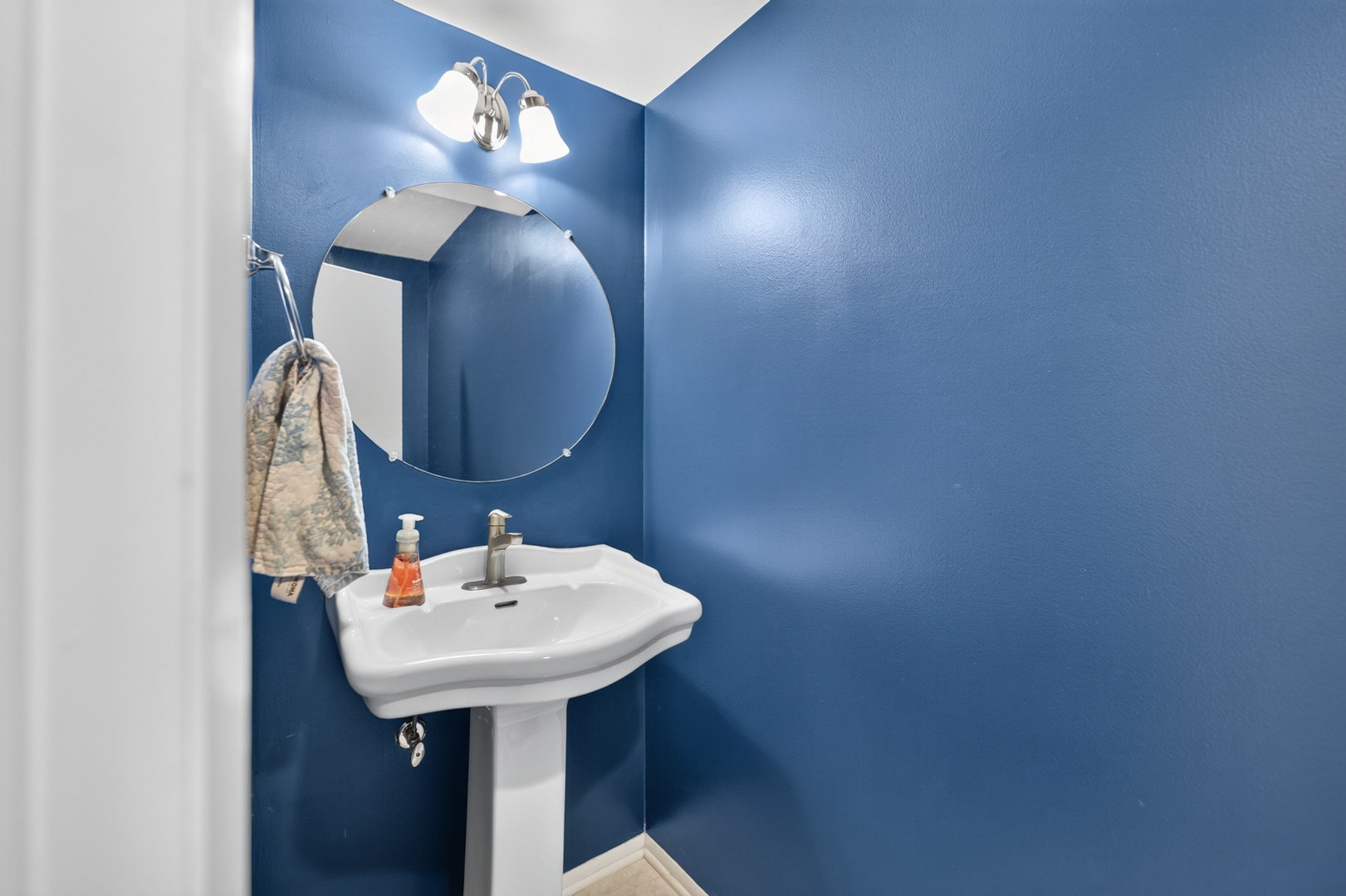 6 Cypress Square, Elgin, IL 60123 6 Cypress Square, Elgin, IL 60123