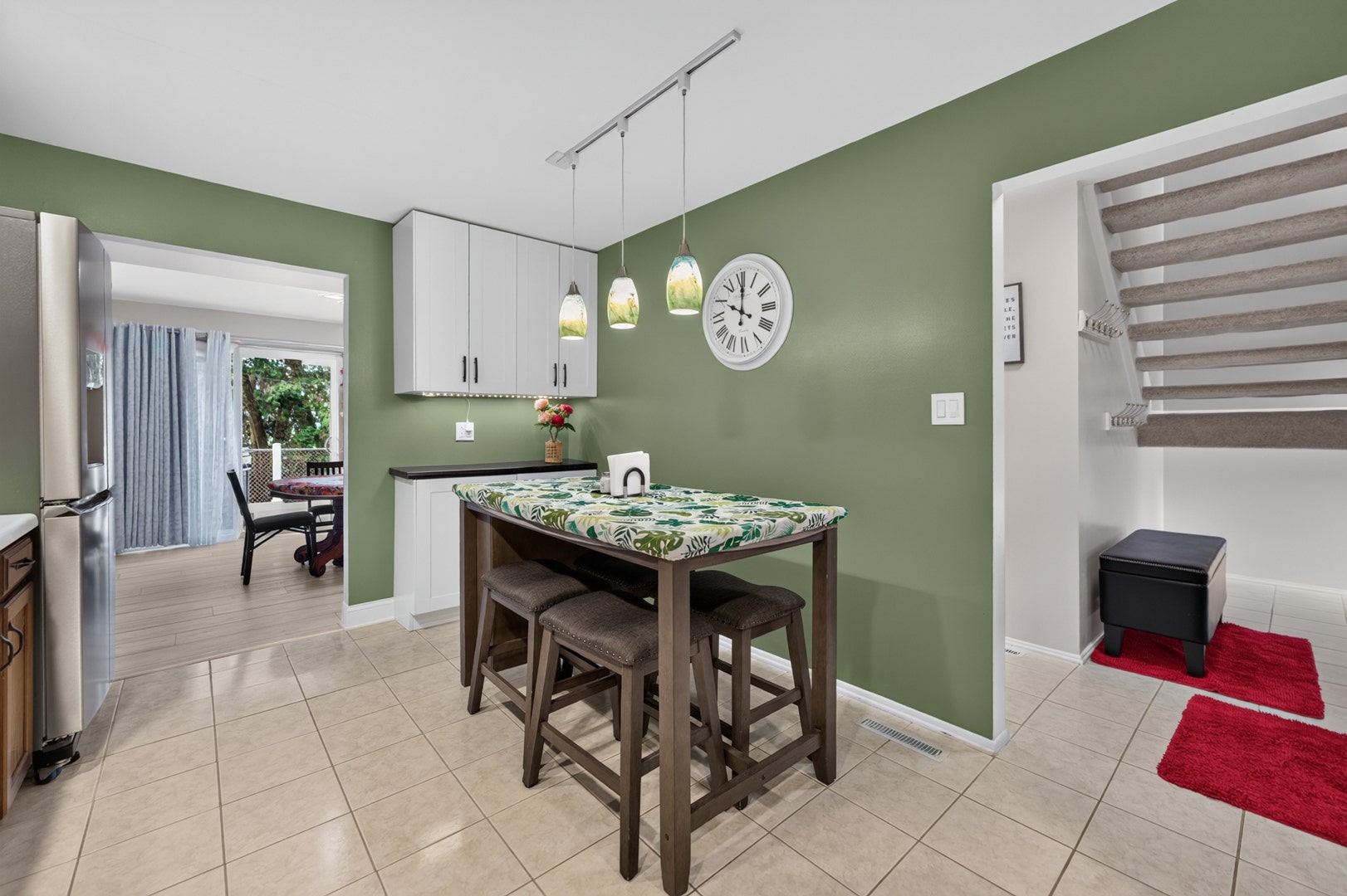 6 Cypress Square, Elgin, IL 60123 6 Cypress Square, Elgin, IL 60123