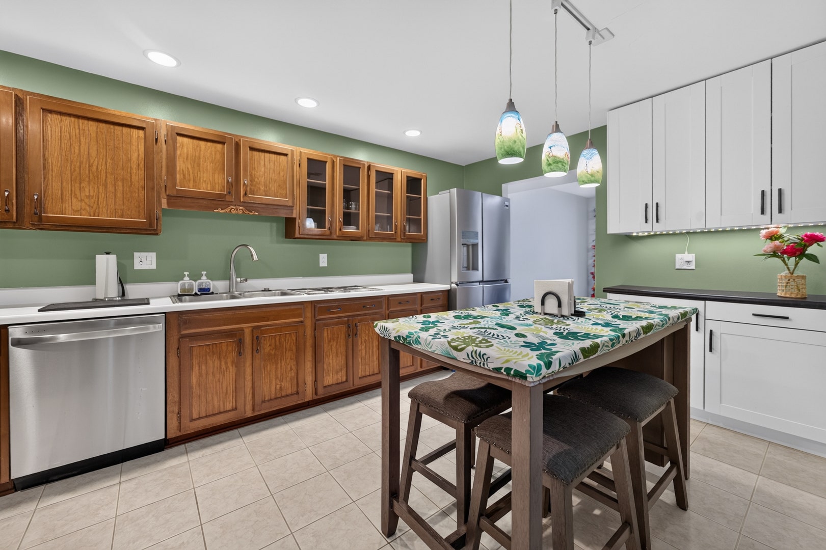 6 Cypress Square, Elgin, IL 60123 6 Cypress Square, Elgin, IL 60123