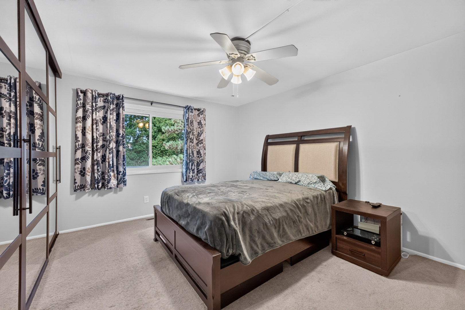 6 Cypress Square, Elgin, IL 60123 6 Cypress Square, Elgin, IL 60123