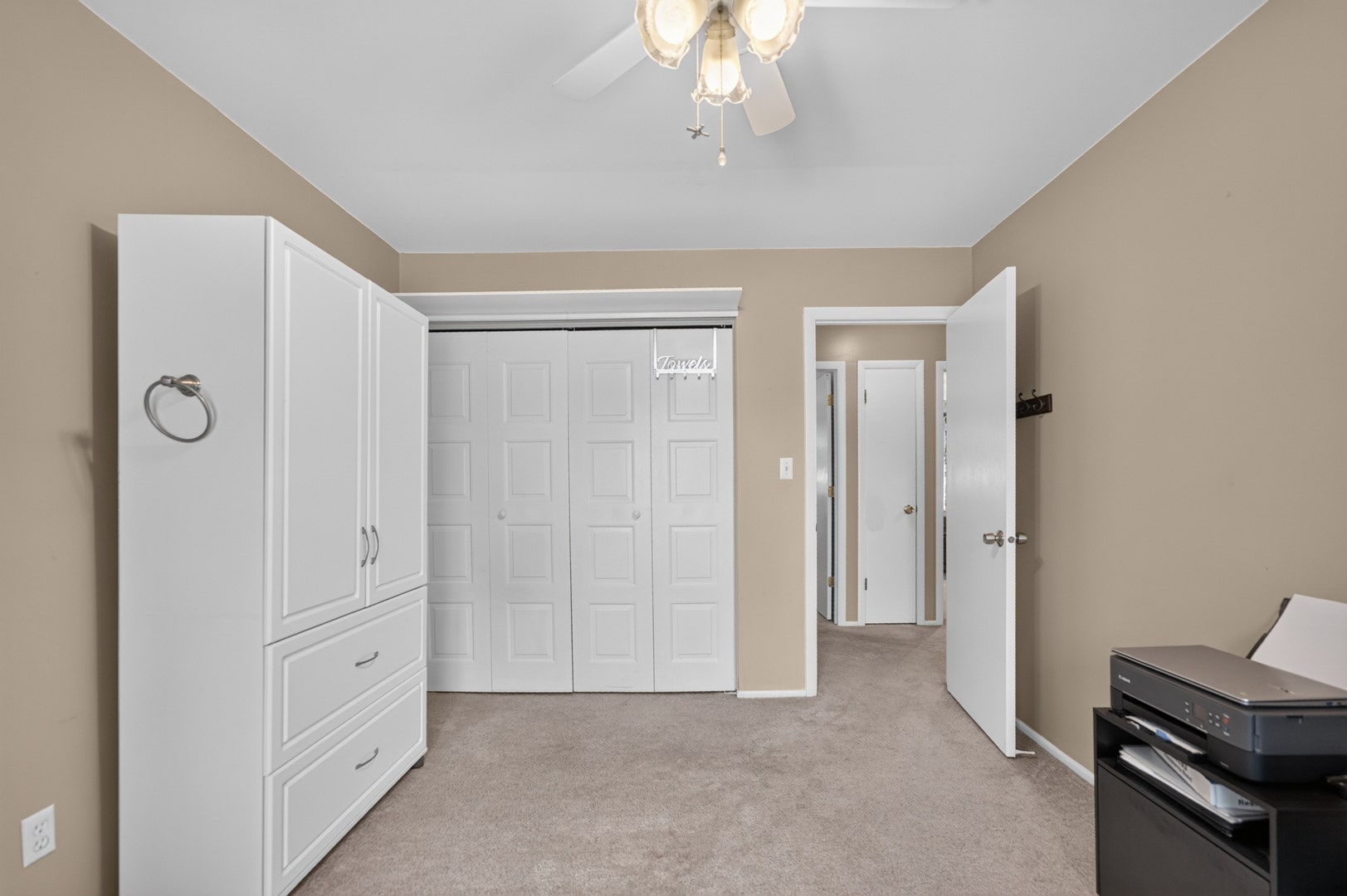 6 Cypress Square, Elgin, IL 60123 6 Cypress Square, Elgin, IL 60123