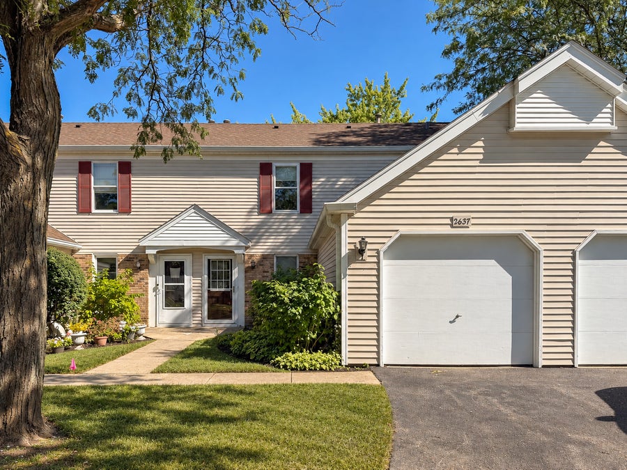 Property photo for 2637 Oakshire Court, Aurora, IL