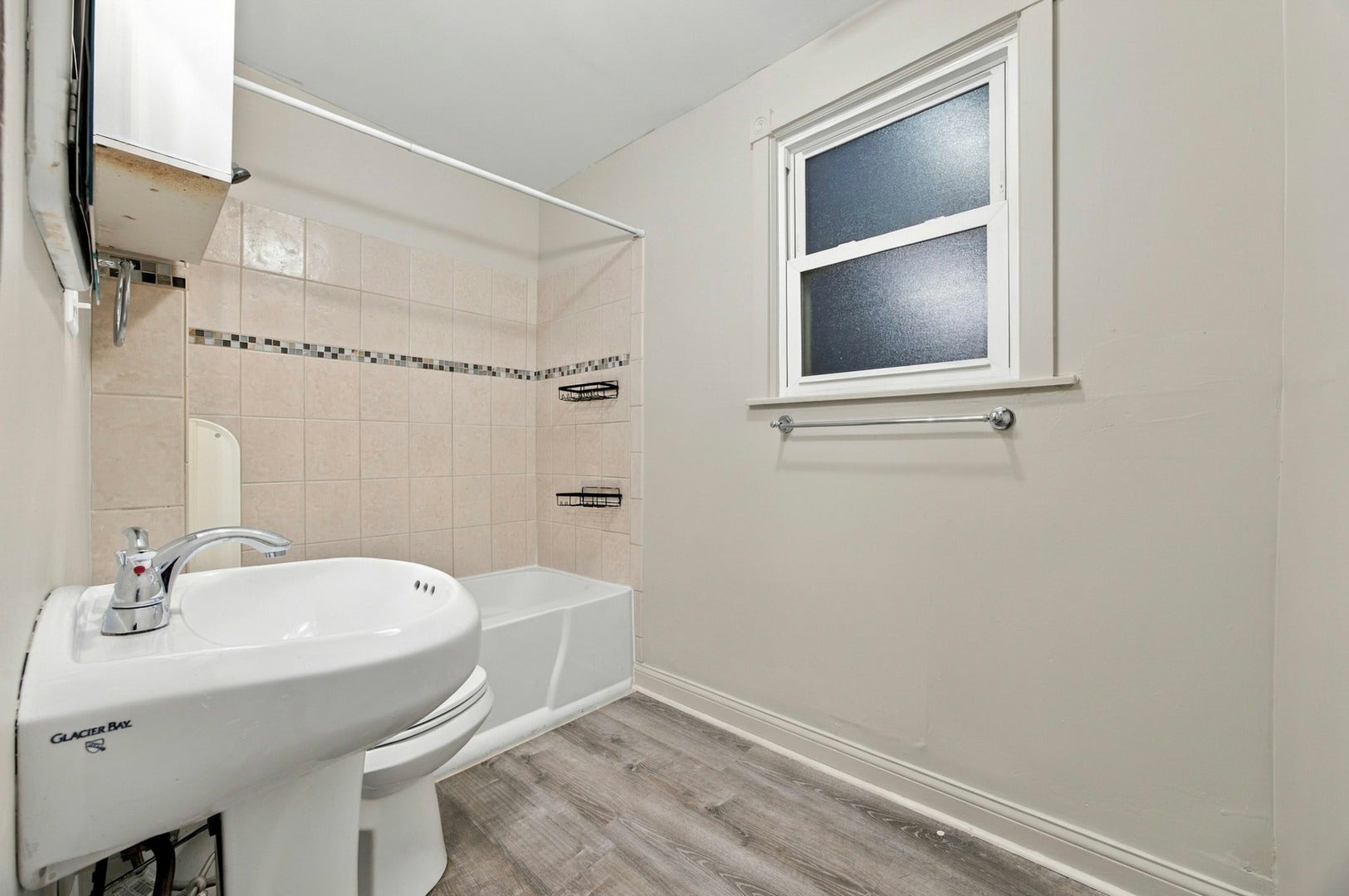 1023 S Claremont Street, Chicago, IL 60612 1023 S Claremont Street, Chicago, IL 60612