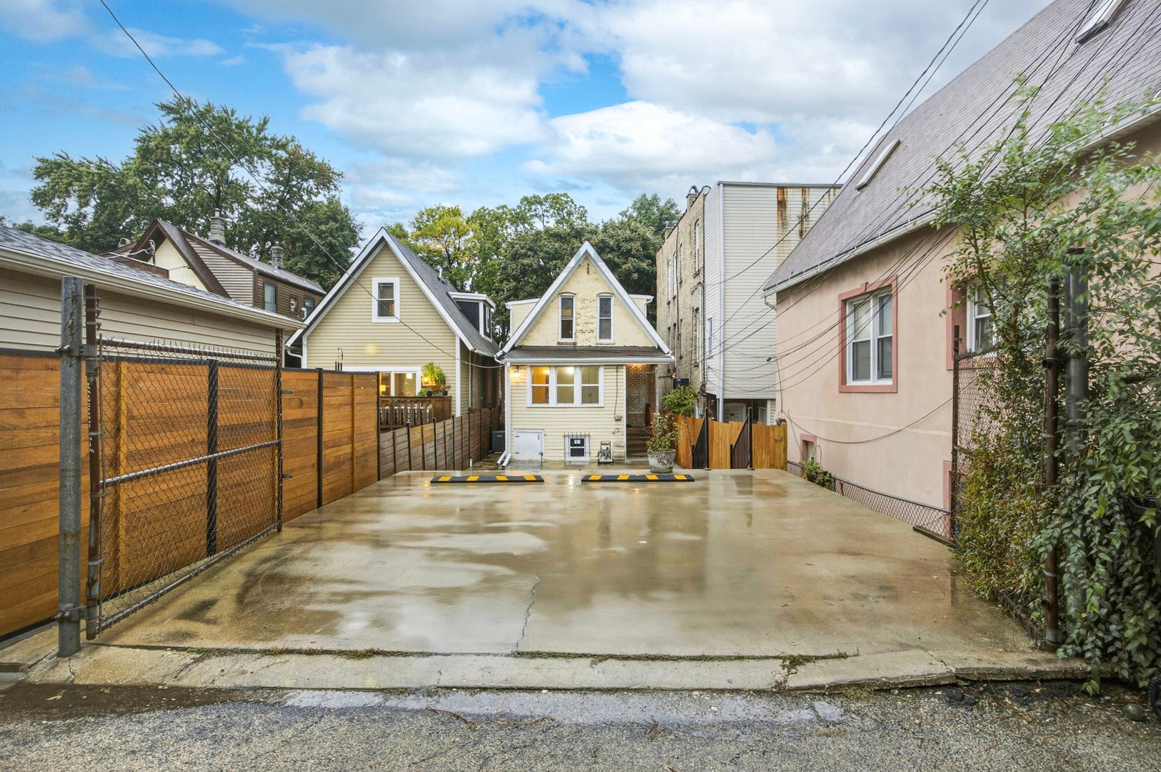 1023 S Claremont Street, Chicago, IL 60612 1023 S Claremont Street, Chicago, IL 60612