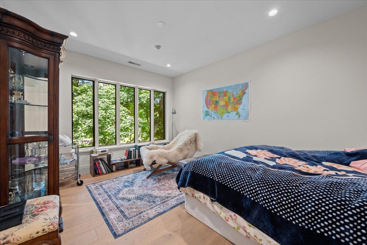 89 Cary Avenue, Highland Park, IL 60035