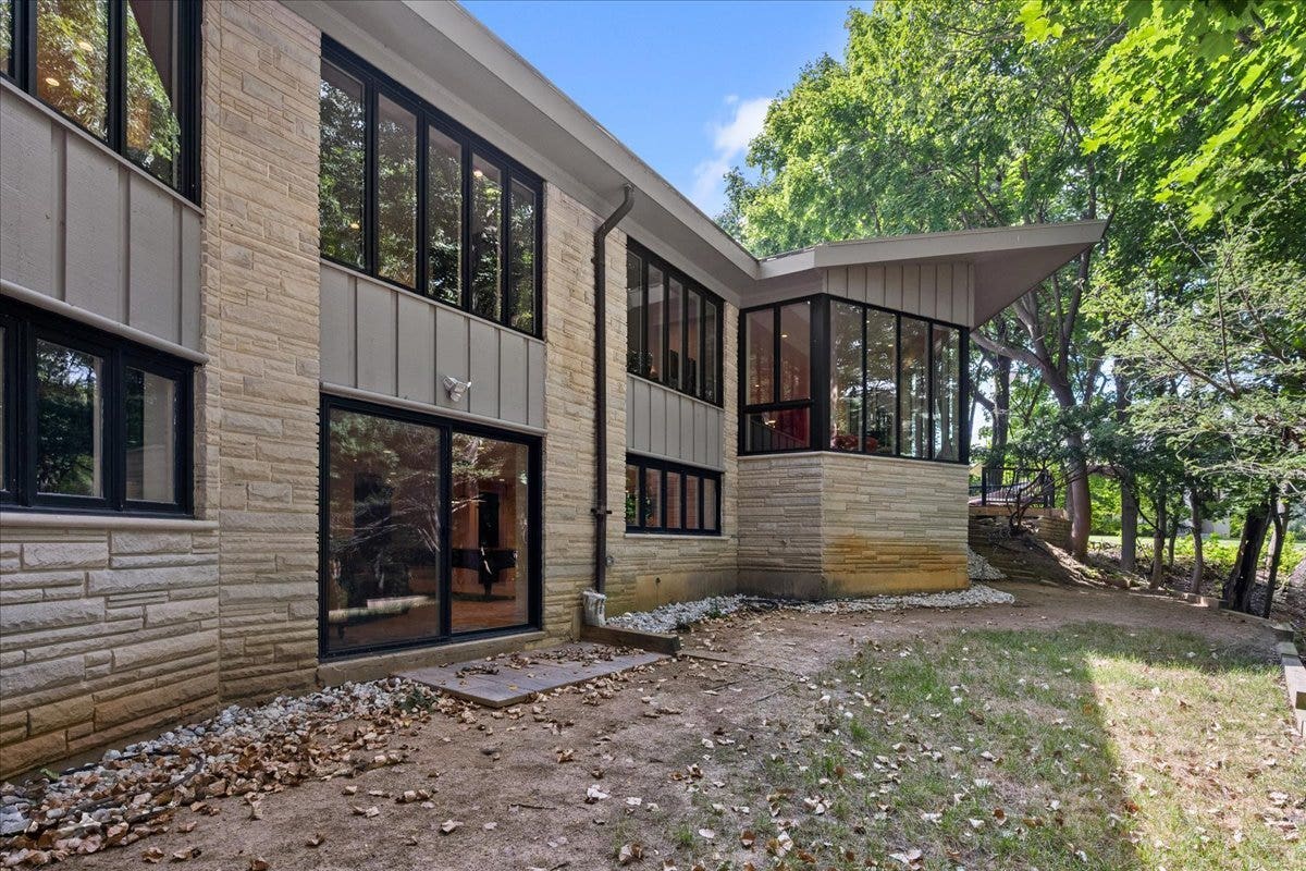 89 Cary Avenue, Highland Park, IL 60035