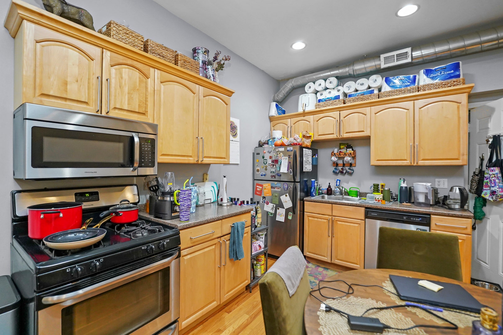 4363 N Lincoln Avenue, Chicago, IL 60618 4363 N Lincoln Avenue, Chicago, IL 60618