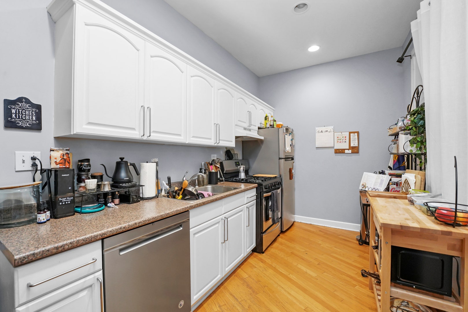4363 N Lincoln Avenue, Chicago, IL 60618 4363 N Lincoln Avenue, Chicago, IL 60618