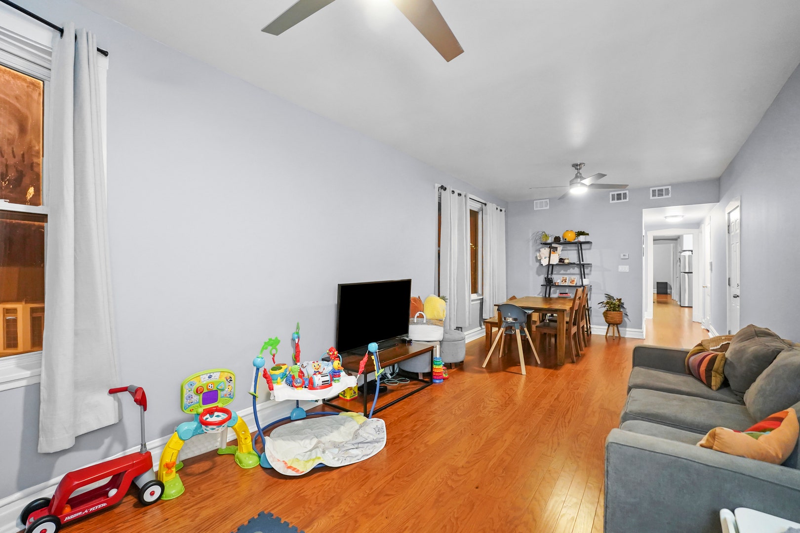 4363 N Lincoln Avenue, Chicago, IL 60618 4363 N Lincoln Avenue, Chicago, IL 60618