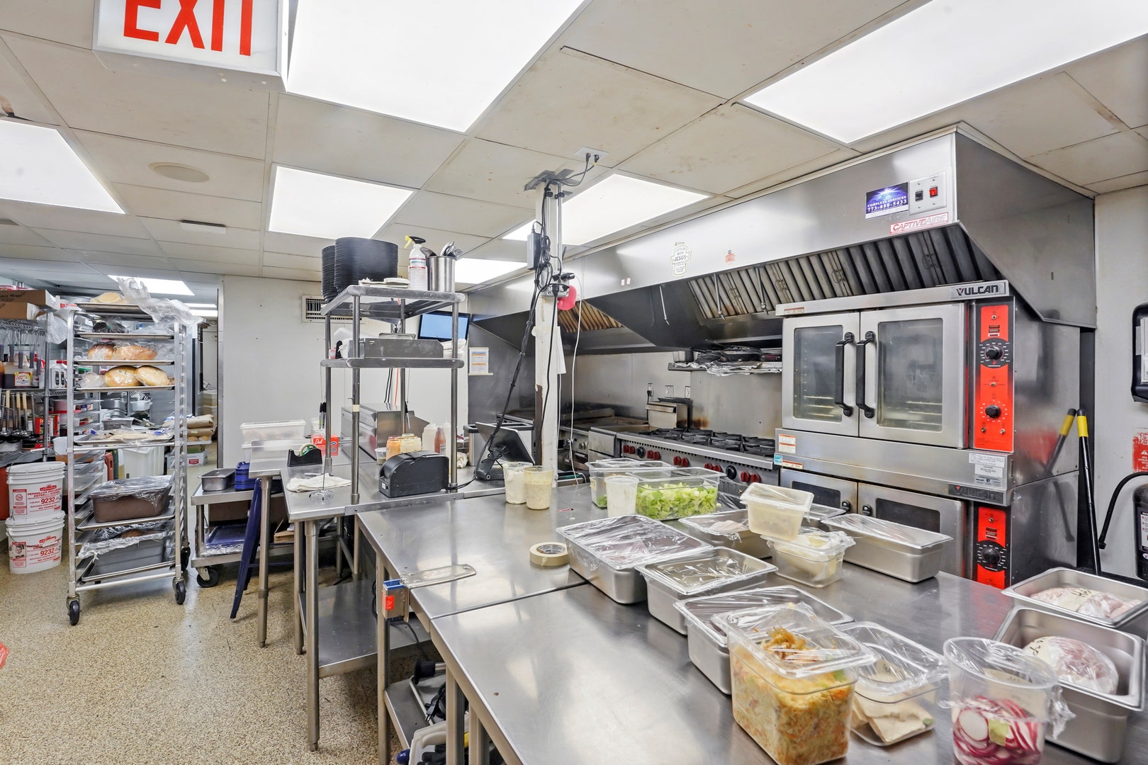 4363 N Lincoln Avenue, Chicago, IL 60618 4363 N Lincoln Avenue, Chicago, IL 60618