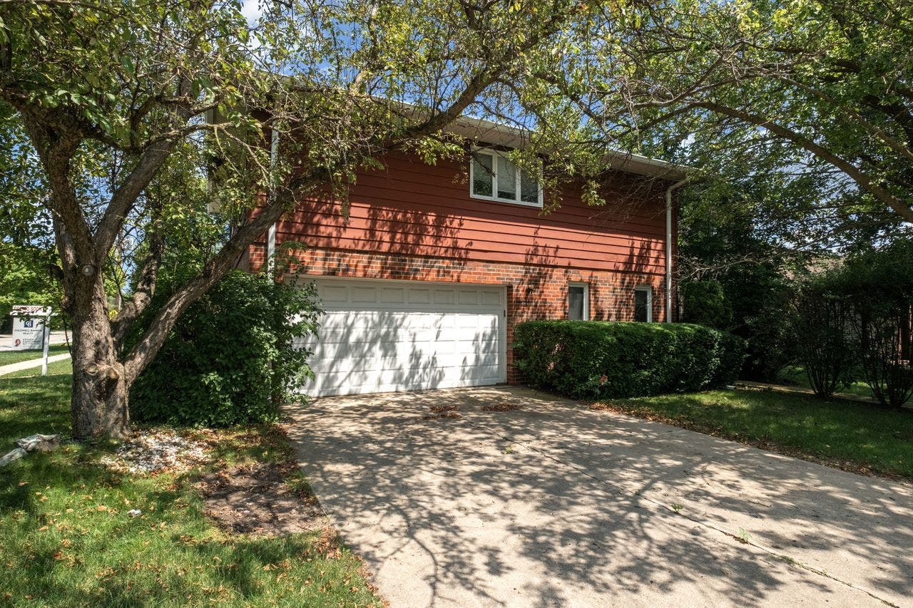 9143 Dr Korczak Terrace, Skokie, IL 60076