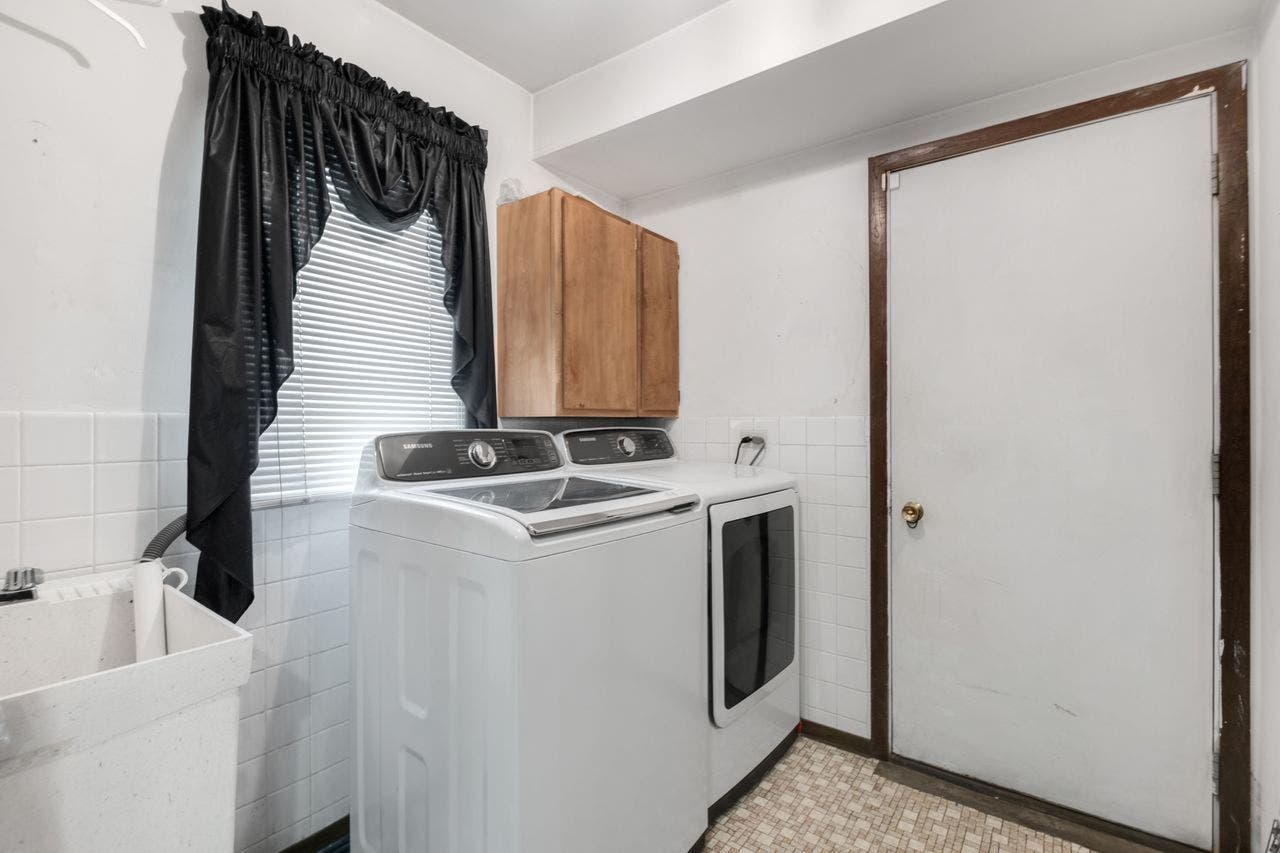9143 Dr Korczak Terrace, Skokie, IL 60076