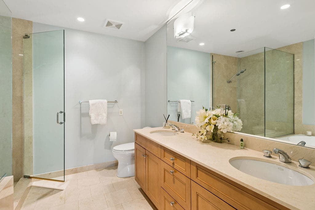 840 N LAKE SHORE Drive, #401-402, Chicago, IL 60611 840 N LAKE SHORE Drive, #401-402, Chicago, IL 60611