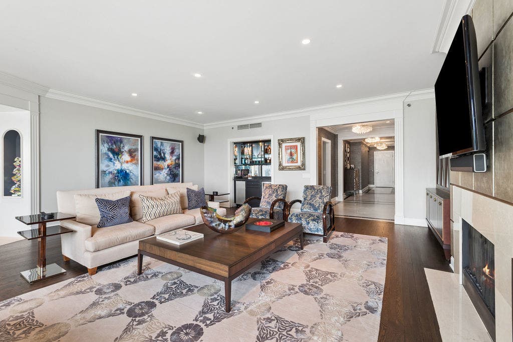 840 N LAKE SHORE Drive, #401-402, Chicago, IL 60611 840 N LAKE SHORE Drive, #401-402, Chicago, IL 60611