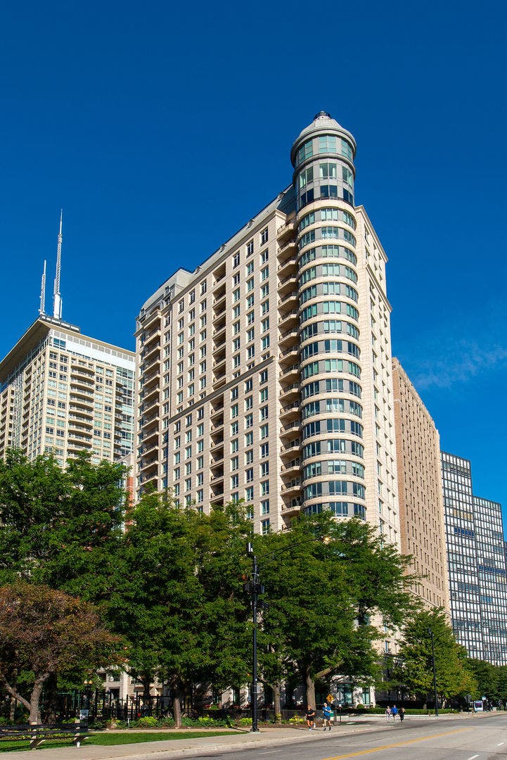 840 N LAKE SHORE Drive, #401-402, Chicago, IL 60611 840 N LAKE SHORE Drive, #401-402, Chicago, IL 60611