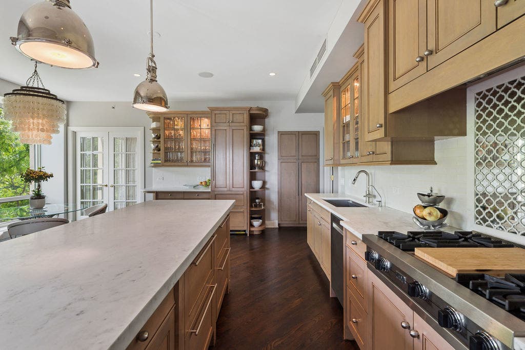 840 N LAKE SHORE Drive, #401-402, Chicago, IL 60611 840 N LAKE SHORE Drive, #401-402, Chicago, IL 60611