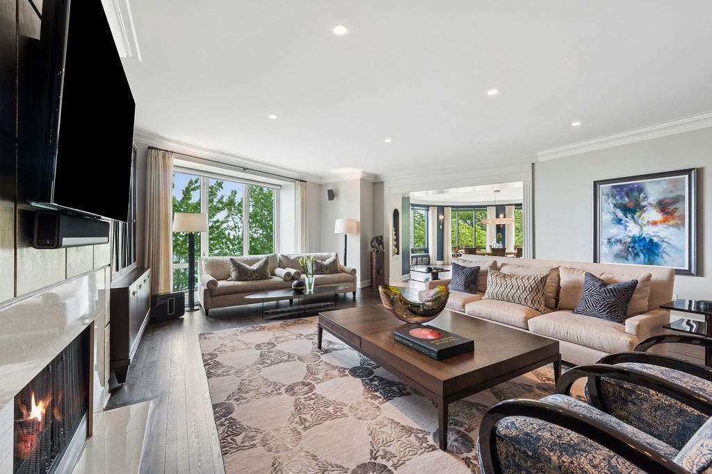 840 N LAKE SHORE Drive, #401-402, Chicago, IL 60611 840 N LAKE SHORE Drive, #401-402, Chicago, IL 60611