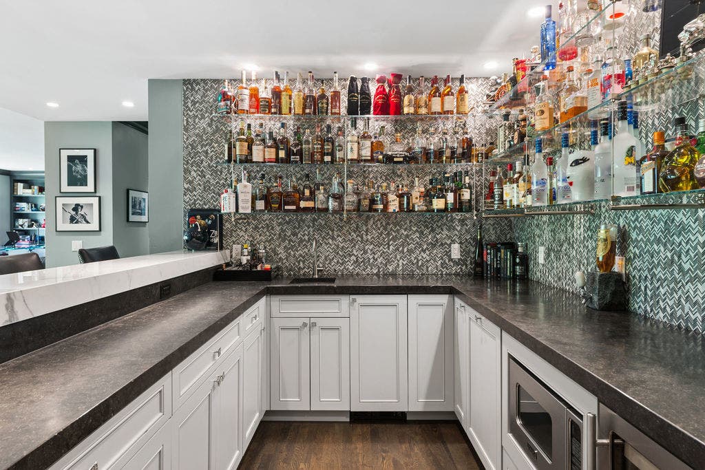 840 N LAKE SHORE Drive, #401-402, Chicago, IL 60611 840 N LAKE SHORE Drive, #401-402, Chicago, IL 60611