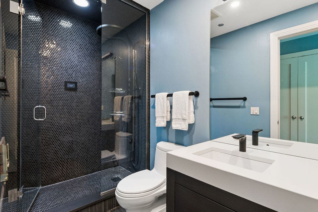 840 N LAKE SHORE Drive, #401-402, Chicago, IL 60611 840 N LAKE SHORE Drive, #401-402, Chicago, IL 60611