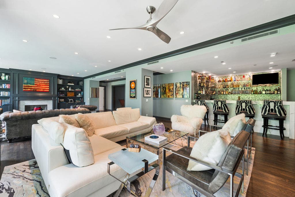 840 N LAKE SHORE Drive, #401-402, Chicago, IL 60611 840 N LAKE SHORE Drive, #401-402, Chicago, IL 60611