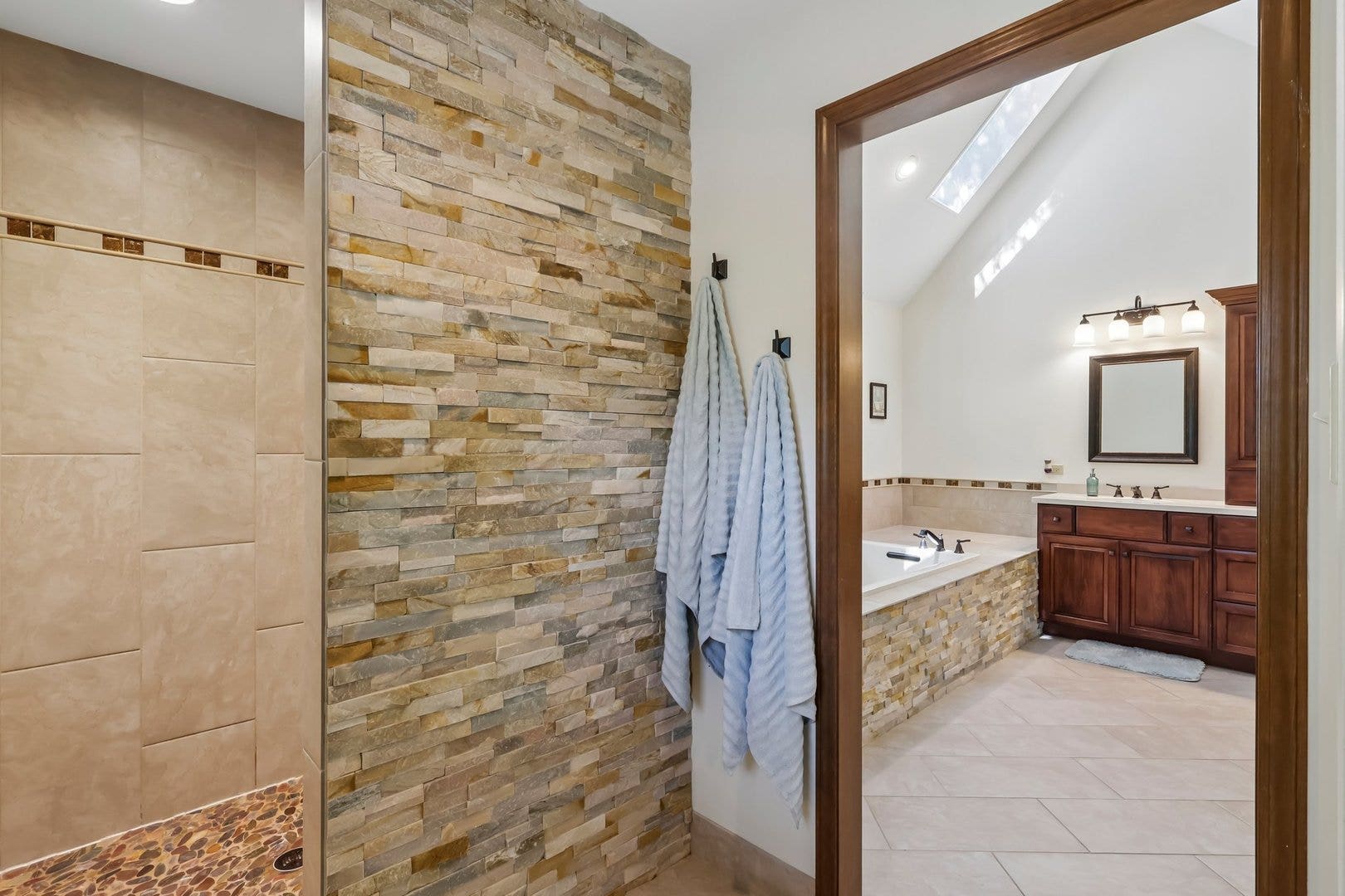 1504 Greenlake Drive, Aurora, IL 60502 1504 Greenlake Drive, Aurora, IL 60502