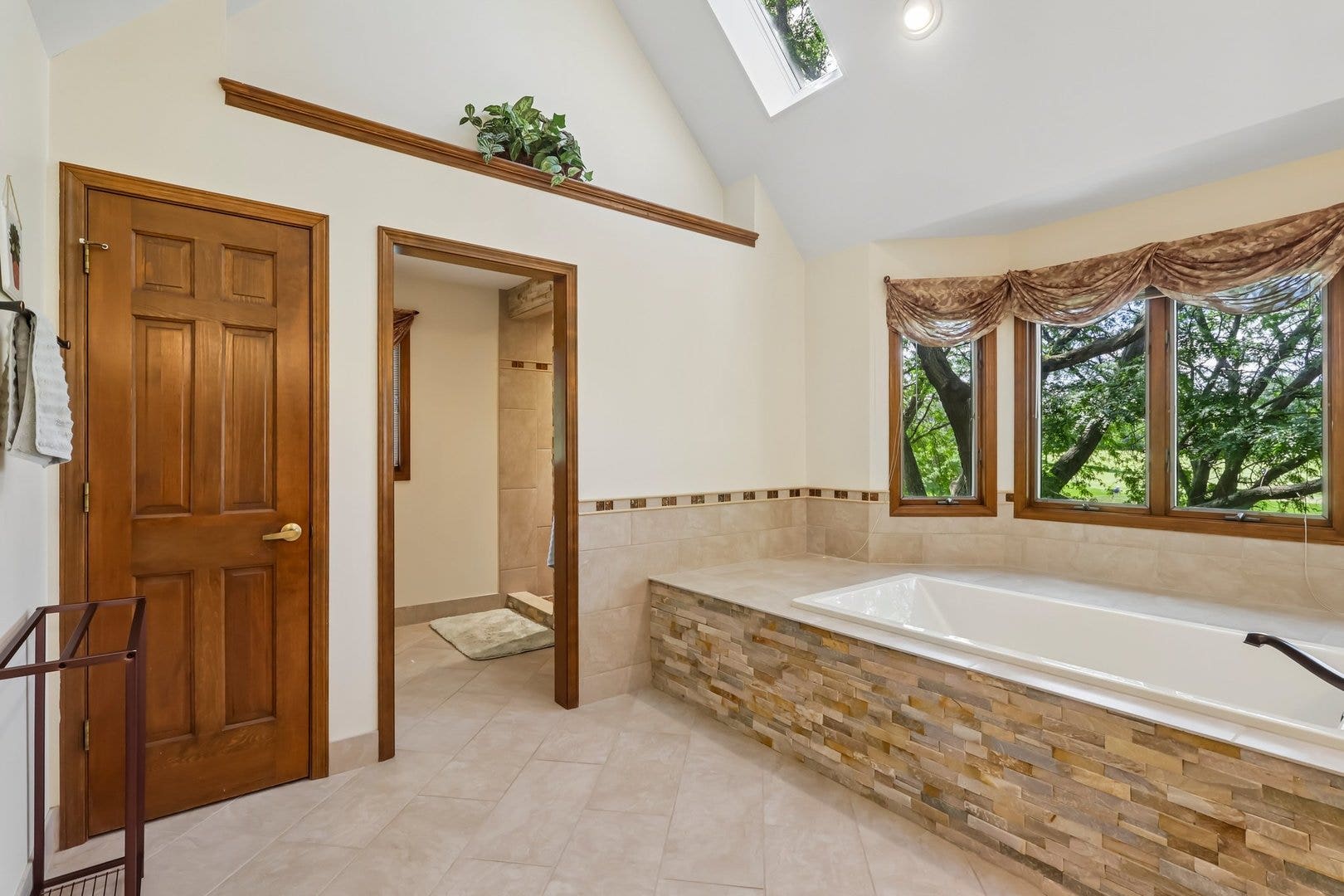 1504 Greenlake Drive, Aurora, IL 60502 1504 Greenlake Drive, Aurora, IL 60502