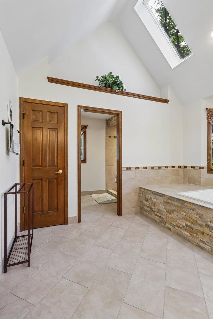 1504 Greenlake Drive, Aurora, IL 60502 1504 Greenlake Drive, Aurora, IL 60502