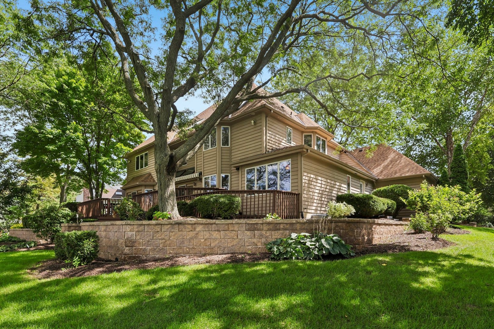 1504 Greenlake Drive, Aurora, IL 60502 1504 Greenlake Drive, Aurora, IL 60502