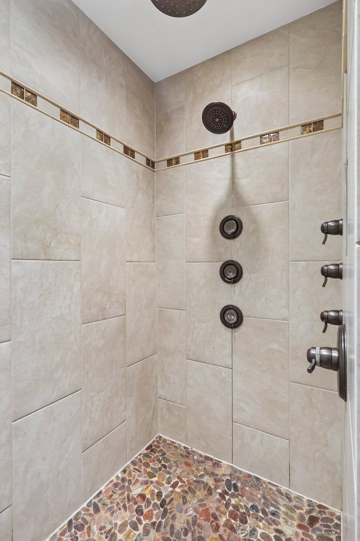 1504 Greenlake Drive, Aurora, IL 60502 1504 Greenlake Drive, Aurora, IL 60502