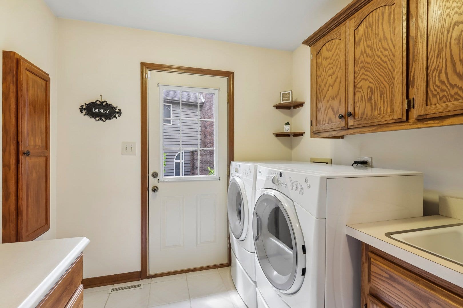 1504 Greenlake Drive, Aurora, IL 60502 1504 Greenlake Drive, Aurora, IL 60502