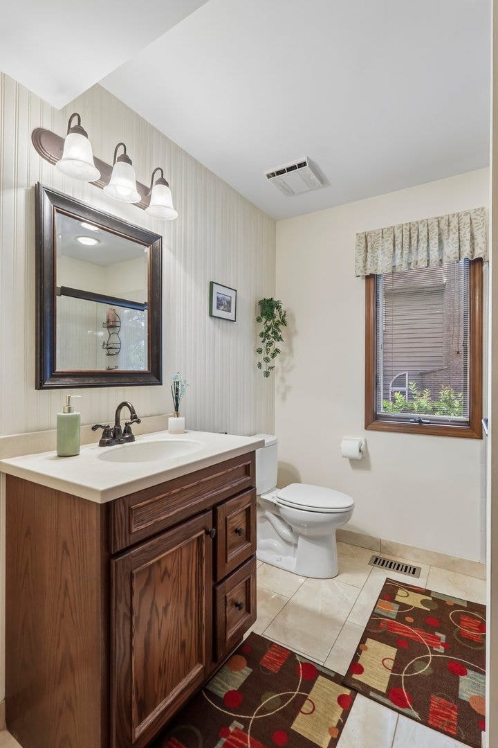 1504 Greenlake Drive, Aurora, IL 60502 1504 Greenlake Drive, Aurora, IL 60502