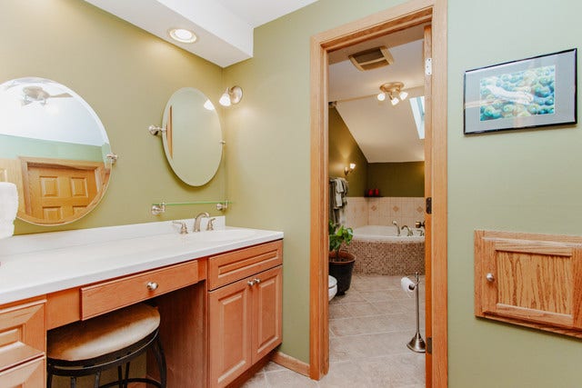 7022 Birchwood Avenue, Niles, IL 60714