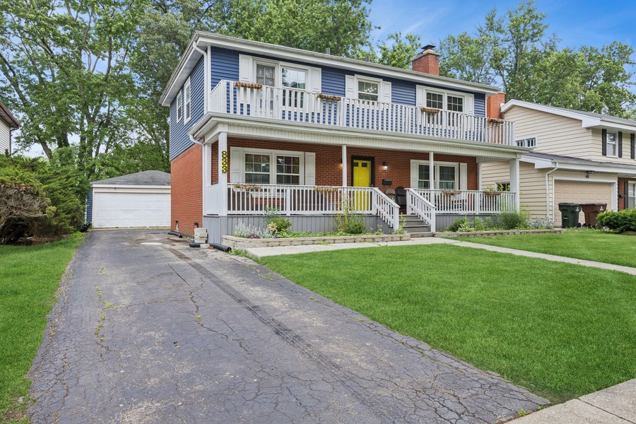 Property photo for 833 Elm Street, Flossmoor, IL