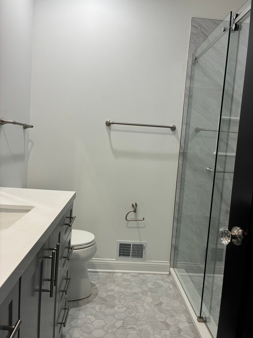 10611 S Claremont Avenue, Chicago, IL 60643