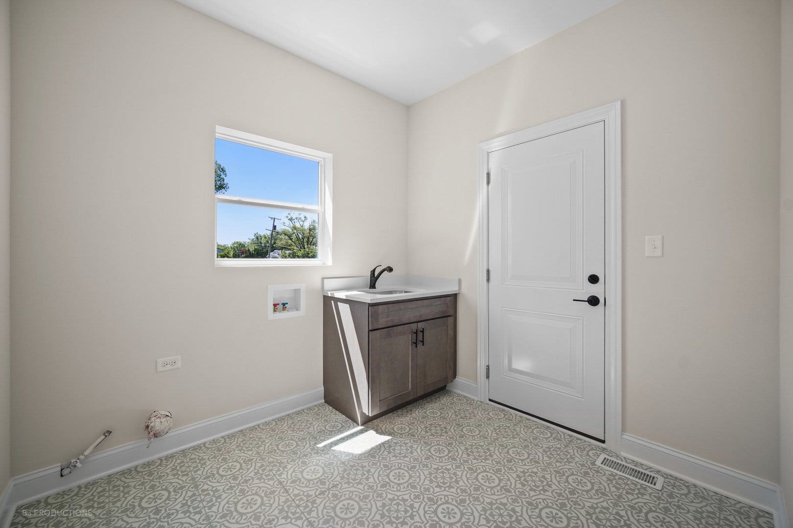 9318 Pleasant Avenue, Tinley Park, IL 60487 9318 Pleasant Avenue, Tinley Park, IL 60487