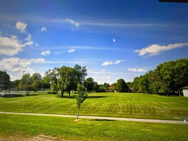 900 N Wolf Road, Mount Prospect, IL 60056