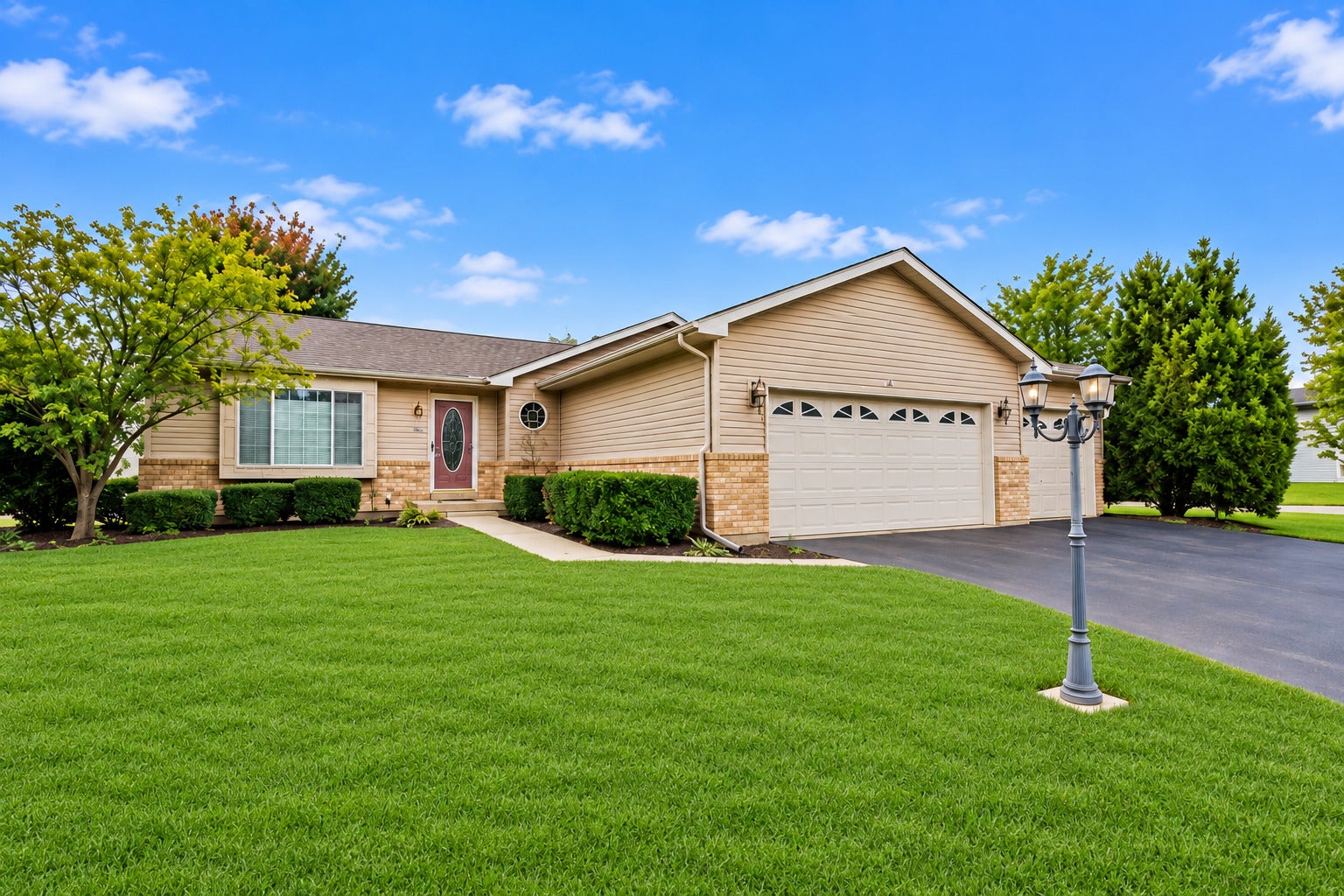 6810 Hadrian Drive, Joliet, IL 60431 6810 Hadrian Drive, Joliet, IL 60431