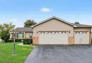 6810 Hadrian Drive, Joliet, IL 60431 6810 Hadrian Drive, Joliet, IL 60431