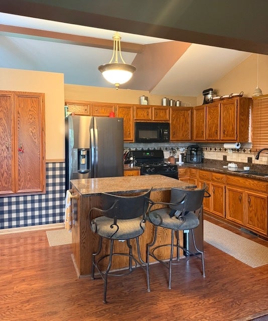 6810 Hadrian Drive, Joliet, IL 60431 6810 Hadrian Drive, Joliet, IL 60431