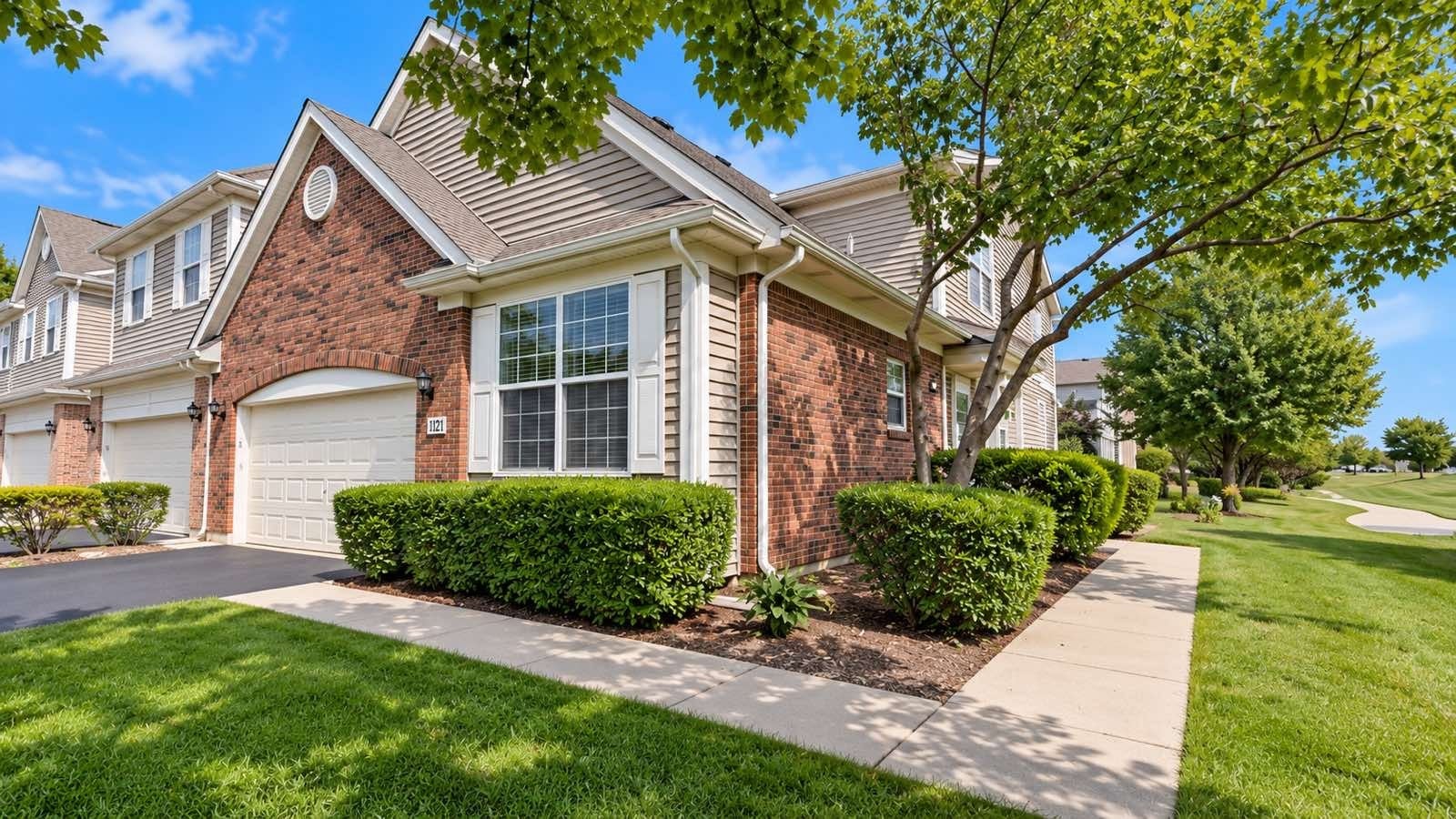 1121 Loganbury Court, Elgin, IL 60120 1121 Loganbury Court, Elgin, IL 60120