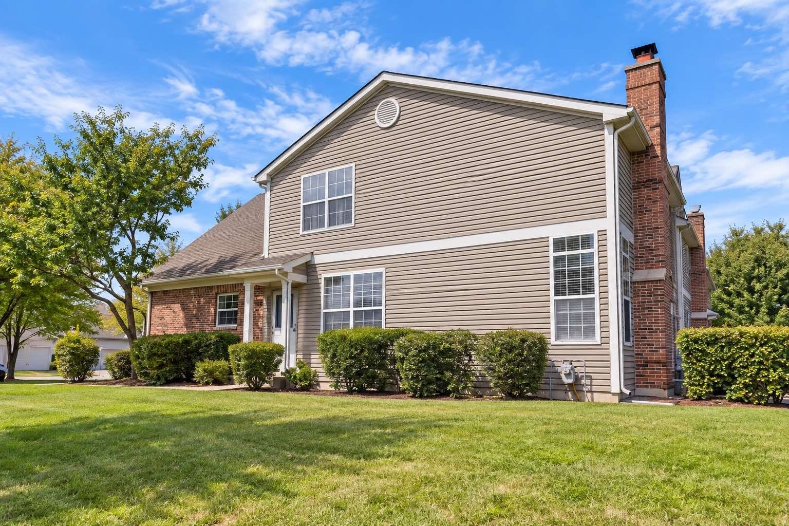 1121 Loganbury Court, Elgin, IL 60120 1121 Loganbury Court, Elgin, IL 60120
