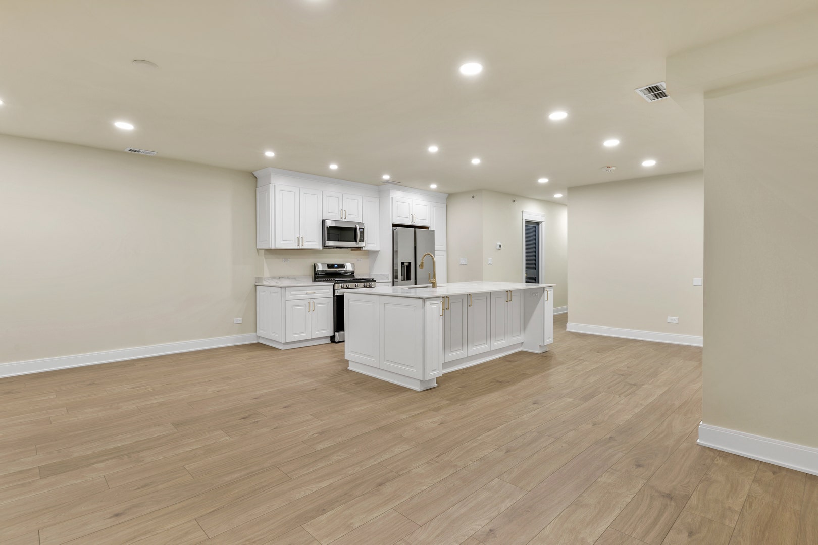 317 Canal Street, #B, Lemont, IL 60439