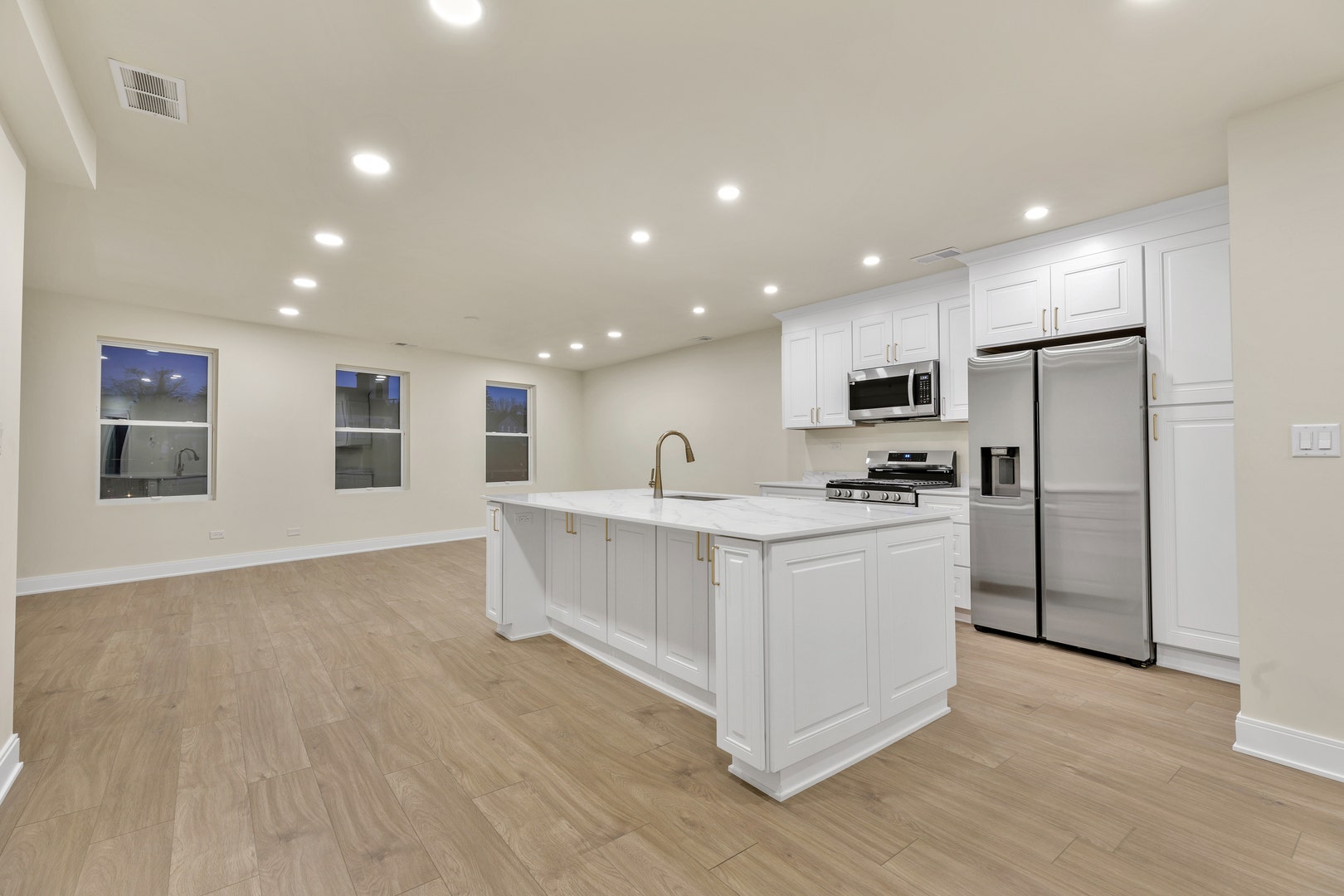 317 Canal Street, #B, Lemont, IL 60439