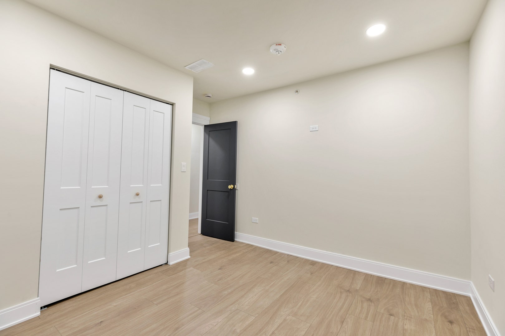 317 Canal Street, #B, Lemont, IL 60439