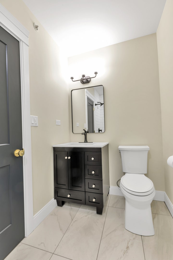 317 Canal Street, #B, Lemont, IL 60439