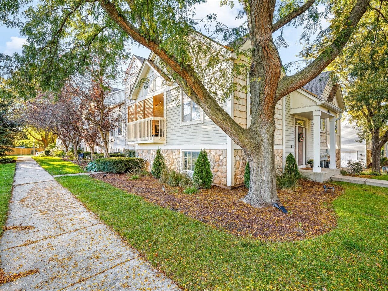 1962 Middlebury Drive, Aurora, IL 60503 1962 Middlebury Drive, Aurora, IL 60503